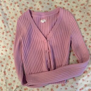 NEVER WORN| Long button up top